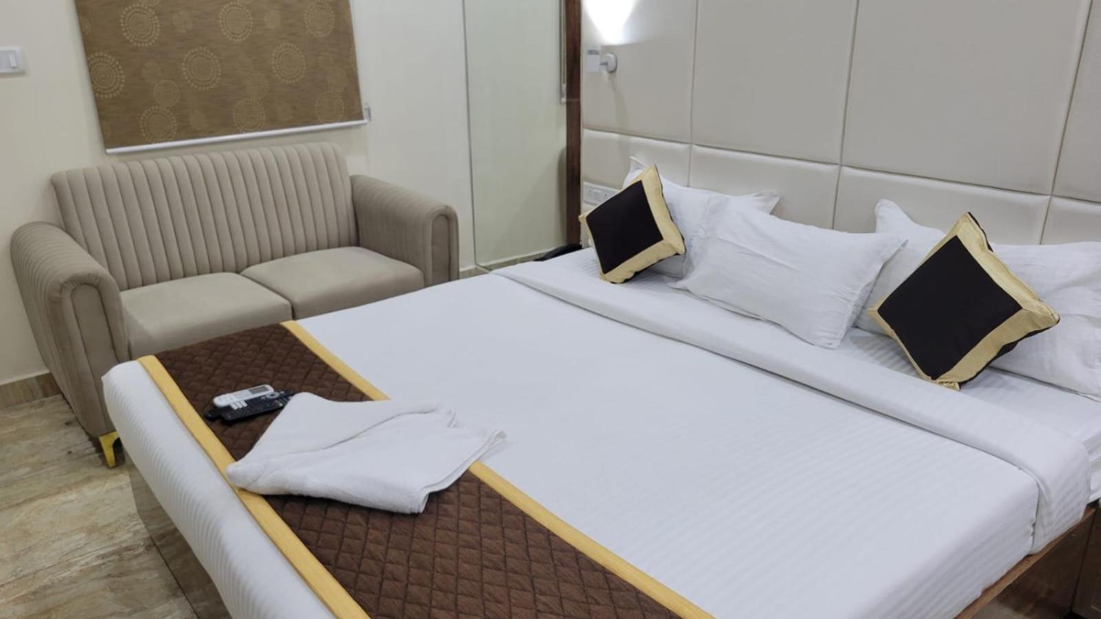 Hotel Grace Residency Chennai Airport Esterno foto
