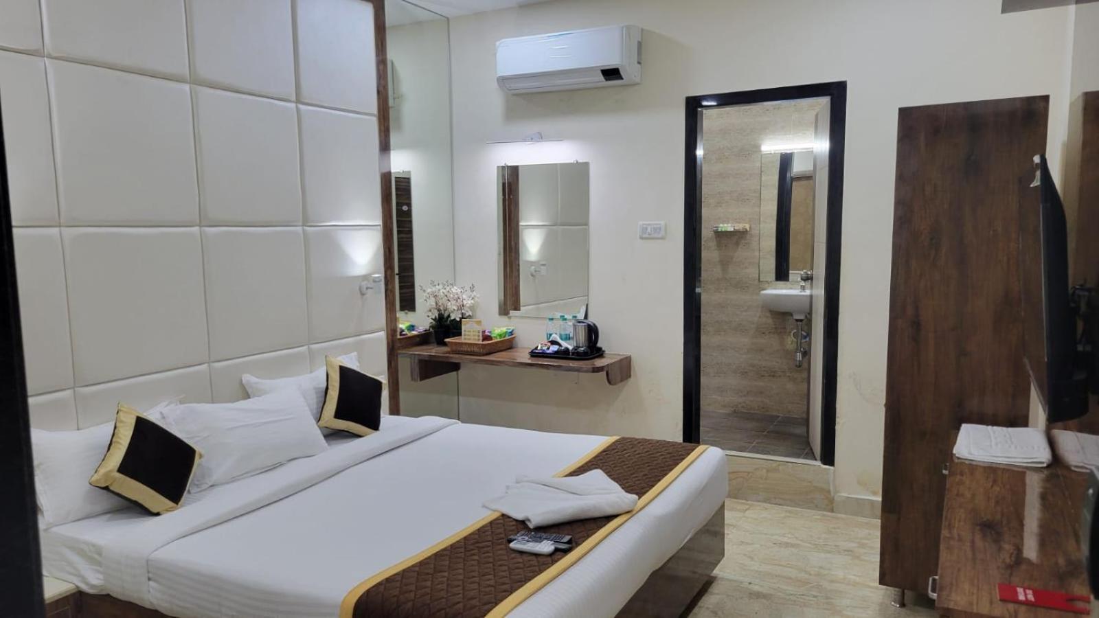 Hotel Grace Residency Chennai Airport Esterno foto